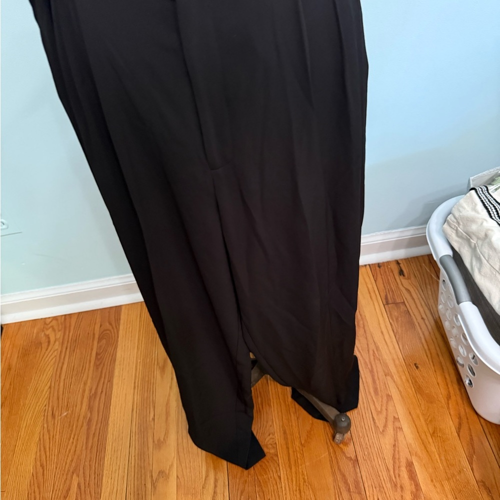 Wayf Elegant Black Garment